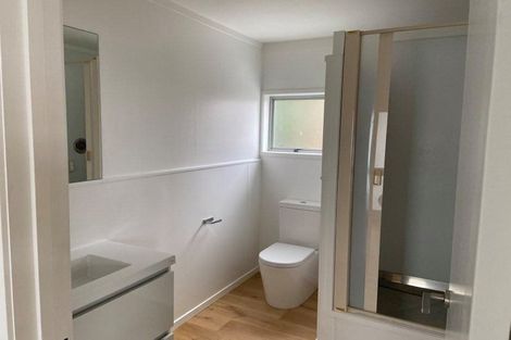 Photo of property in 3 Mirwill Road, Rothesay Bay, Auckland, 0630