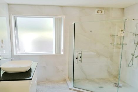 Photo of property in 13a Beechwood Road, Rothesay Bay, Auckland, 0630