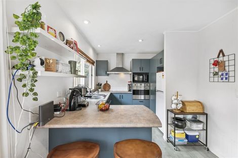 Photo of property in 2/1 Mossop Rise, Glenfield, Auckland, 0629