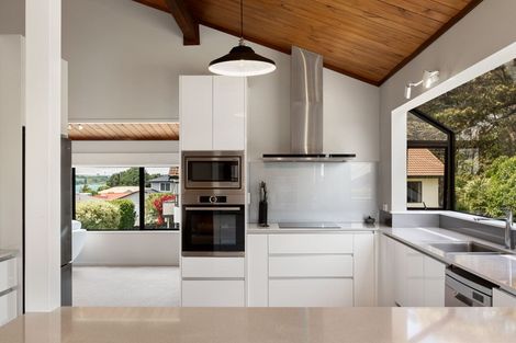 Photo of property in 2 Gellibrand Place, Omokoroa, 3114