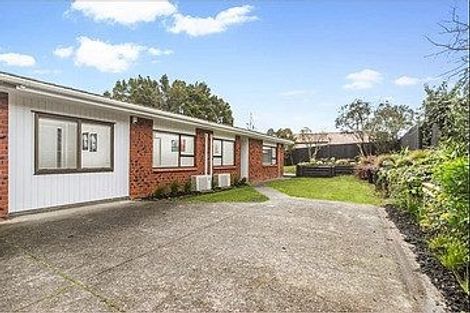 Photo of property in 2/303a Great North Road, Henderson, Auckland, 0612