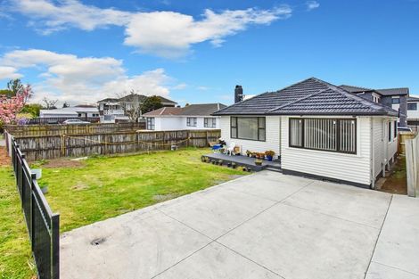 Photo of property in 11 Oxford Road, Manurewa, Auckland, 2102