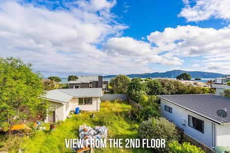 Photo of property in 122 Seaview Road, Paraparaumu Beach, Paraparaumu, 5032
