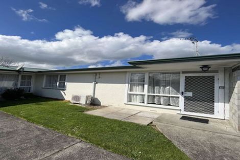 Photo of property in 4/93 Ruahine Street, Roslyn, Palmerston North, 4414