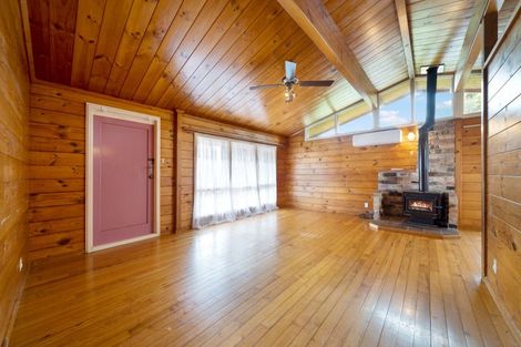Photo of property in 6 Robert Burke Place, Henderson, Auckland, 0612