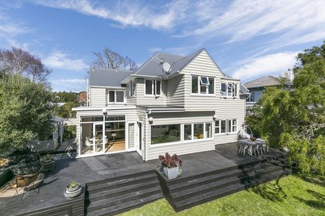 Photo of property in 130 Karori Road, Karori, Wellington, 6012