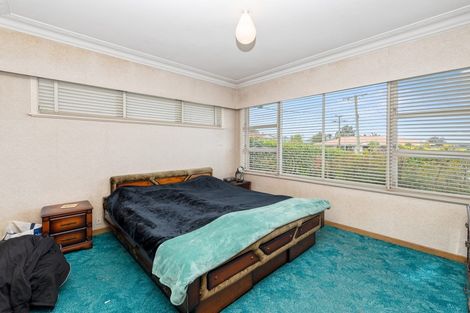 Photo of property in 60 Jaemont Avenue, Te Atatu South, Auckland, 0610