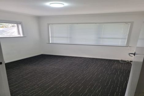 Photo of property in 17 Windy Ridge Road, Glenfield, Auckland, 0629