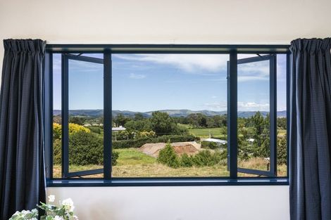 Photo of property in 55 Royal Oak Drive, Kelvin Grove, Palmerston North, 4414