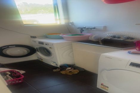 Photo of property in 22 Jenanne Place, Totara Vale, Auckland, 0629