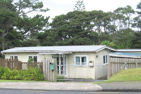Photo of property in 186 Godley Road, Titirangi, Auckland, 0604