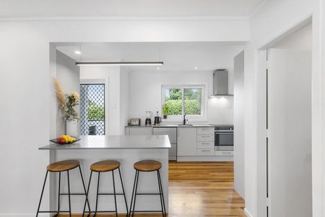 Photo of property in 1/60 Hillcrest Avenue, Hillcrest, Auckland, 0627