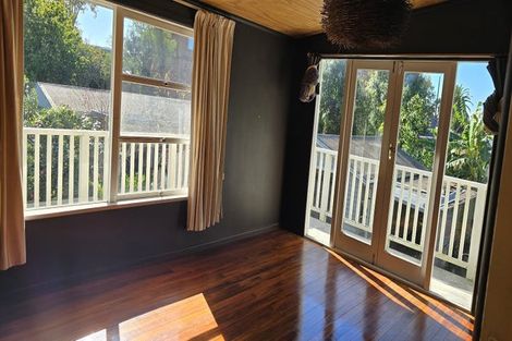 Photo of property in 27 Graham Avenue, Te Atatu Peninsula, Auckland, 0610