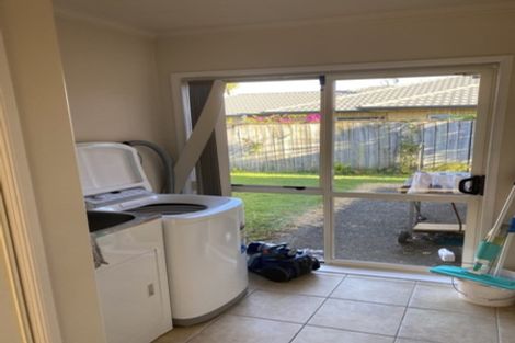 Photo of property in 30 Glencalder Place, Wattle Downs, Auckland, 2103