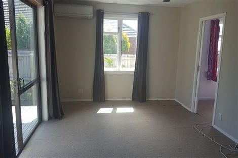 Photo of property in 34 Farquhars Road, Redwood, Christchurch, 8051