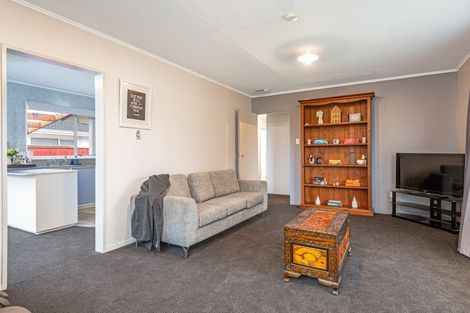 Photo of property in 1 Cavendish Crescent, Awapuni, Palmerston North, 4412