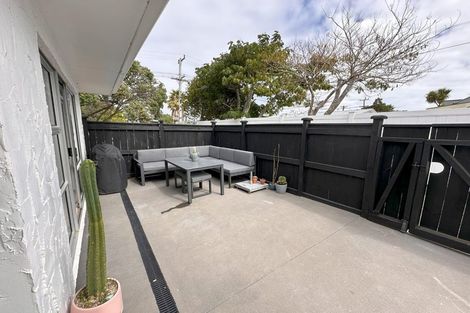 Photo of property in 1/10 Salem Place, Torbay, Auckland, 0630