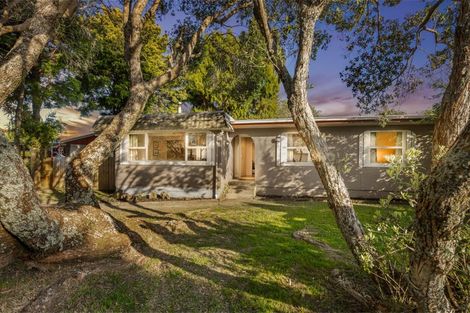 Photo of property in 77 Glen Marine Parade, Glendene, Auckland, 0602