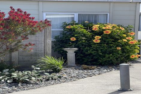 Photo of property in 2/5 Beach Street, Fitzroy, New Plymouth, 4312