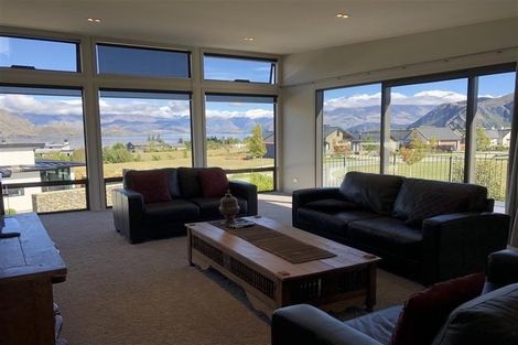 Photo of property in 1 Valley Crescent, Wanaka, 9305
