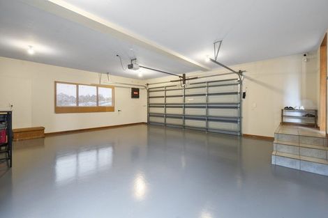 Photo of property in 33 Ruapehu Drive, Fitzherbert, Palmerston North, 4410