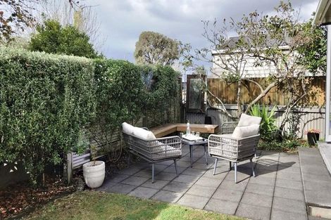 Photo of property in 26 Ihle Street, Terrace End, Palmerston North, 4410