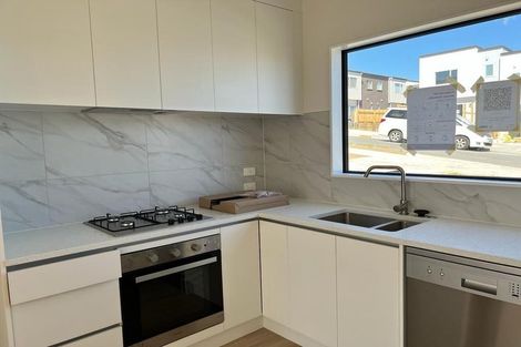 Photo of property in 3b Putiputi Way, Papakura, 2110