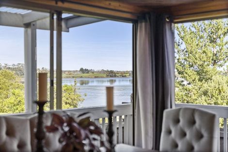 Photo of property in 28a Hoylake Place, Wattle Downs, Auckland, 2103