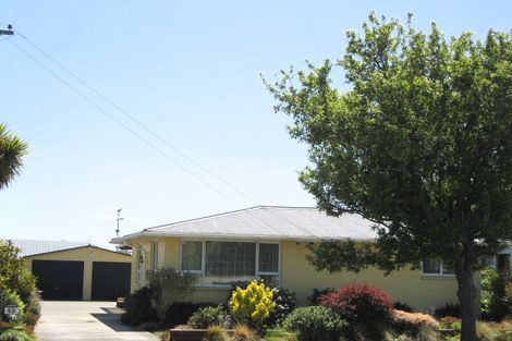 Photo of property in 69 Farquhars Road, Redwood, Christchurch, 8051