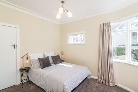 Photo of property in 10 Cavendish Square, Strathmore Park, Wellington, 6022