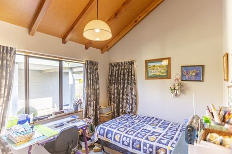 Photo of property in 36 Church Street, Waipawa, 4210