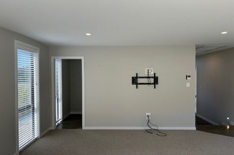 Photo of property in 75 Oak Road, Poraiti, Napier, 4112