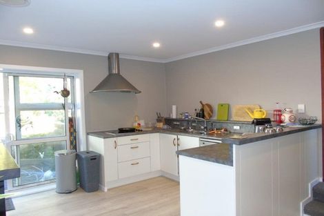 Photo of property in 140a Parkvale Road, Karori, Wellington, 6012