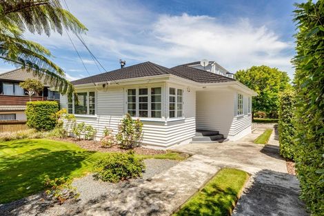 Photo of property in 3 Romney Square, Tawa, Wellington, 5028