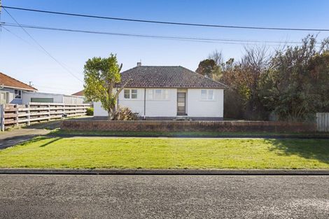 Photo of property in 3 Dixon Avenue, Hawera, 4610