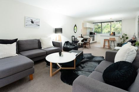 Photo of property in 11 Tiketike Way, Brooklyn, Wellington, 6021