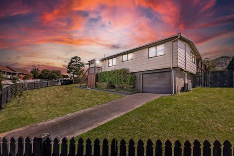 Photo of property in 5 Elizabeth Drive, West Harbour, Auckland, 0618