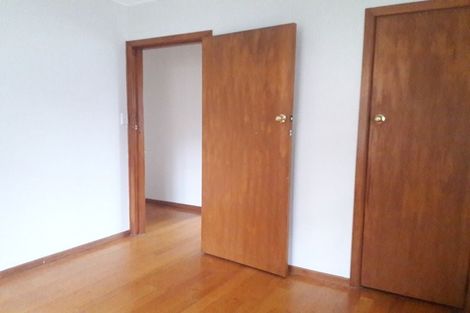 Photo of property in 1/6 Woodall Place, Totara Vale, Auckland, 0627