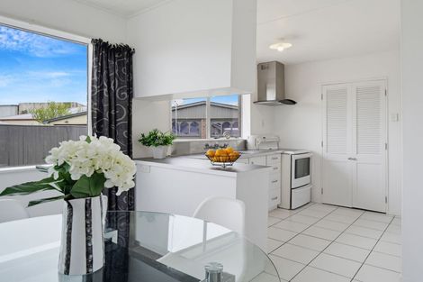 Photo of property in 42 Acacia Street, Kelvin Grove, Palmerston North, 4414