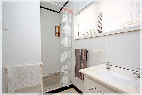 Photo of property in 16 Nuku Street, Tangimoana, 4822