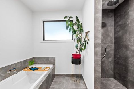 Photo of property in 10 Franks Place, Outram, 9019