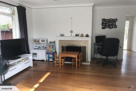 Photo of property in 27 Line Road, Glen Innes, Auckland, 1072