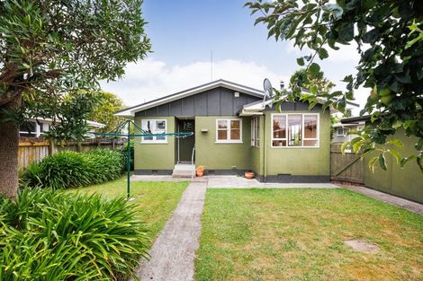 Photo of property in 27 Waterloo Crescent, Hokowhitu, Palmerston North, 4410