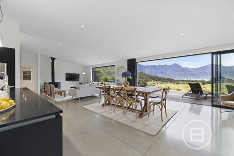 Photo of property in 18 Lookout Drive, Mount Creighton, Queenstown, 9371
