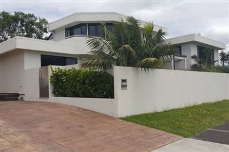 Photo of property in 1/2 Beatrice Avenue, Hillcrest, Auckland, 0627