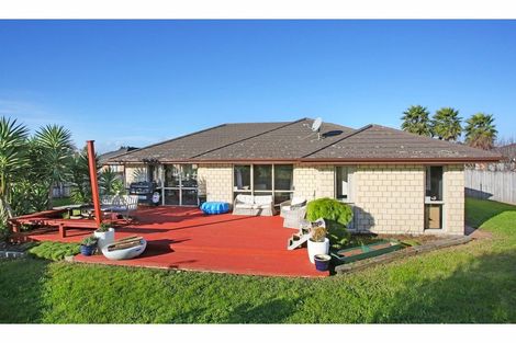 Photo of property in 24 Breaker Grove, Waiuku, 2123