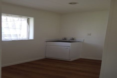 Photo of property in 10 St Margaret Place, West Harbour, Auckland, 0618