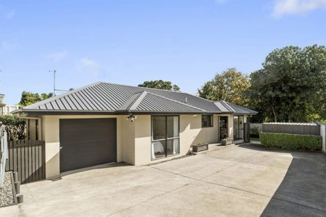 Photo of property in 70a Hobsonville Road, West Harbour, Auckland, 0618
