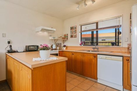 Photo of property in 3/49 Division Street, Riccarton, Christchurch, 8041