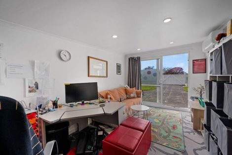 Photo of property in 6 Avondale Road, Taradale, Napier, 4112